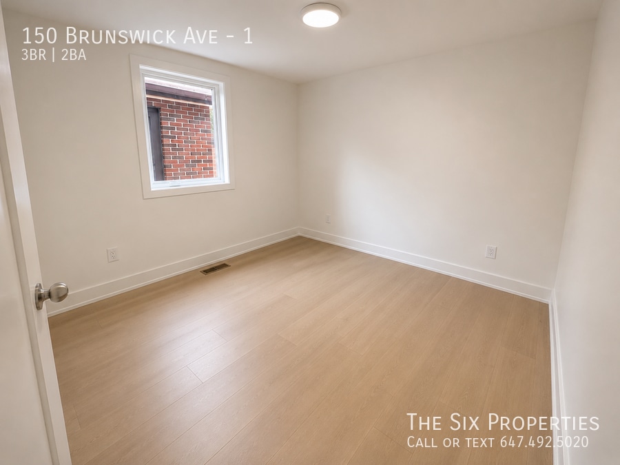 Building Photo - BRAND NEW LUXURY 3 BED 2 BATH NEAR U OF T