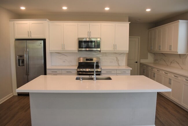 Building Photo - 16755 Coyote Bush Dr