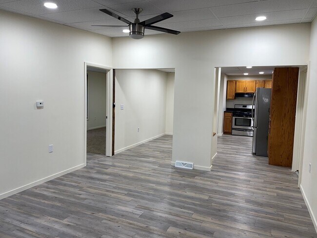 Building Photo - 1214 Hartt Rd