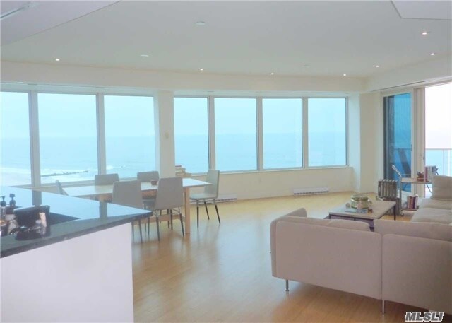 Building Photo - 403 E Boardwalk