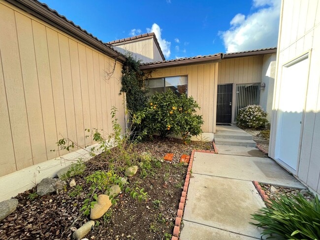 Building Photo - Scandia Pines Condo- Great Amenities!!