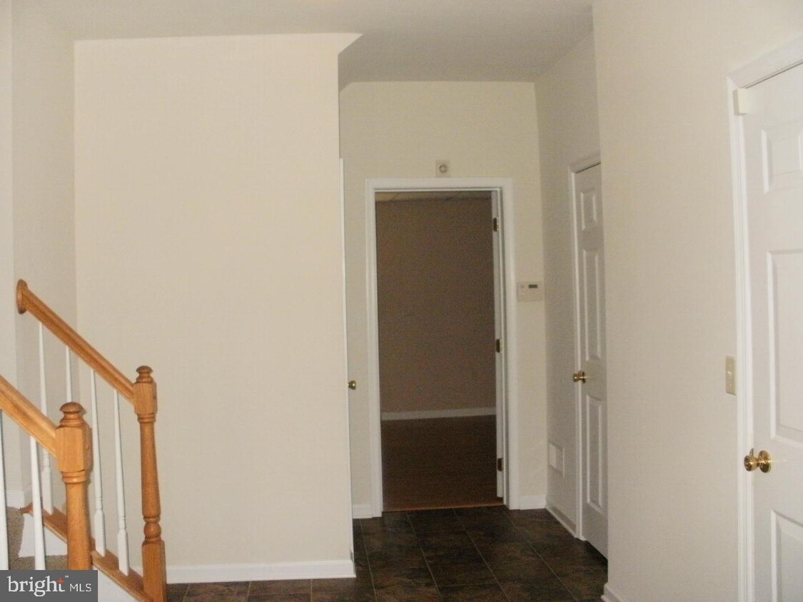 Primary Photo - 475 Marion Rd