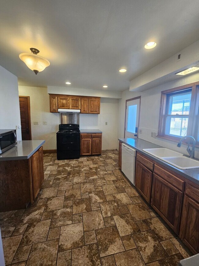 Foto del edificio - 1-603 1/2 N Superior Ave