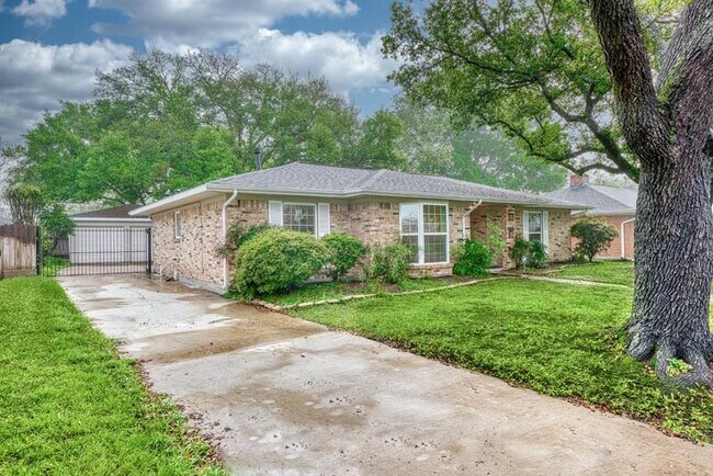 Building Photo - 5722 Cheltenham Dr