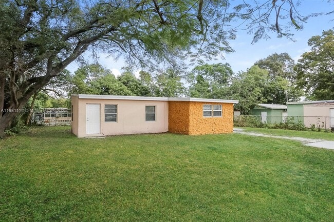 Building Photo - 1531 NW 11th Ct