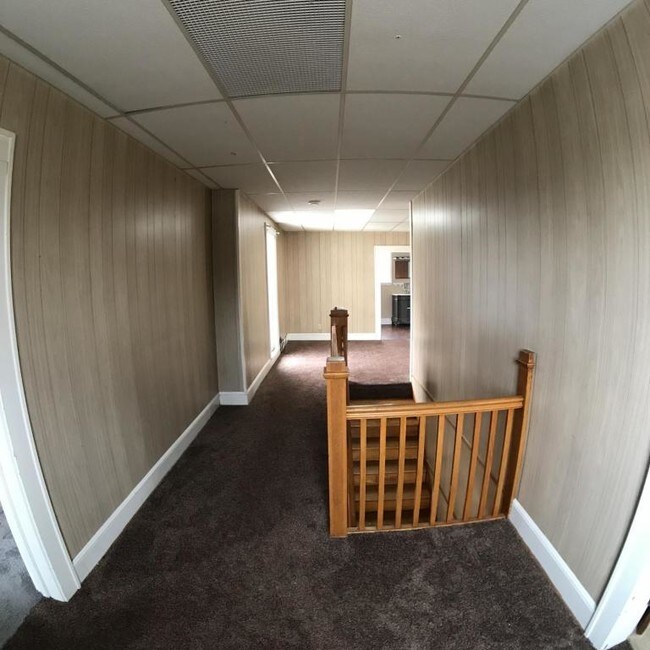 Building Photo - 100 E Main St