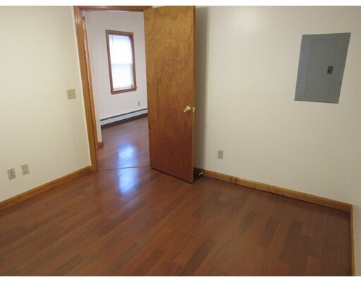 Building Photo - 225 Elm St