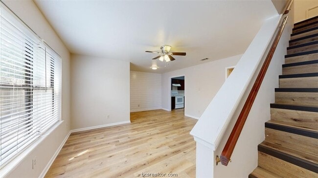 Building Photo - 2807 Longmire Dr