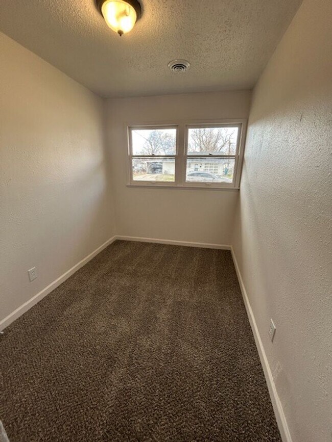 Foto del edificio - Beautiful 3bd/1bath