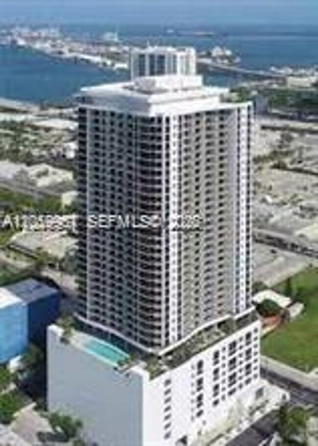 Building Photo - 1600 NE 1st Ave