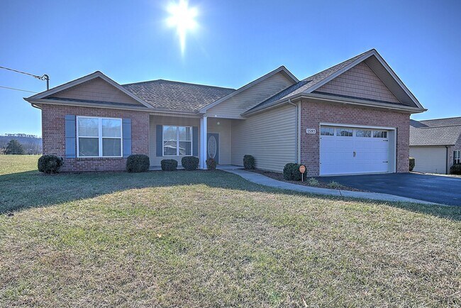 Building Photo - 1597 Old Stagecoach Rd