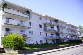 Building Photo - Mountain View Terrace