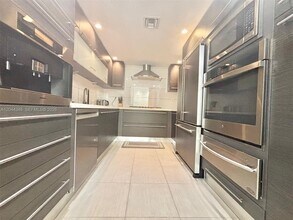 Building Photo - 2030 S Ocean Dr