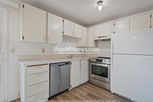 Foto del edificio - Cozy Two Bedroom in Montavilla - Large Fen...