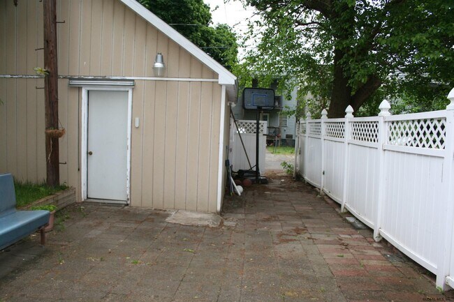 Foto del edificio - 8 Florence Pl