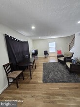 Building Photo - 18 Brookfield Dr