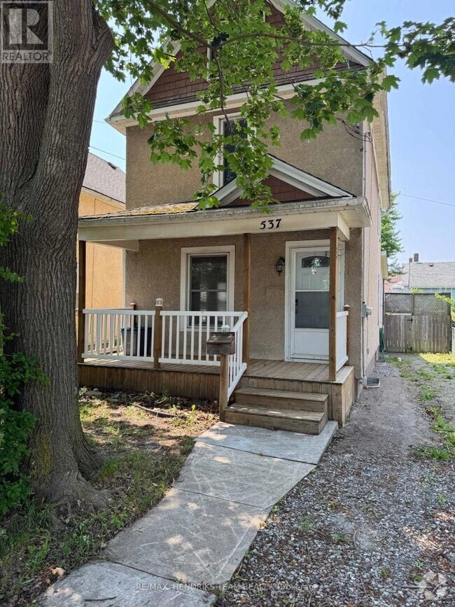 Building Photo - 537 King St