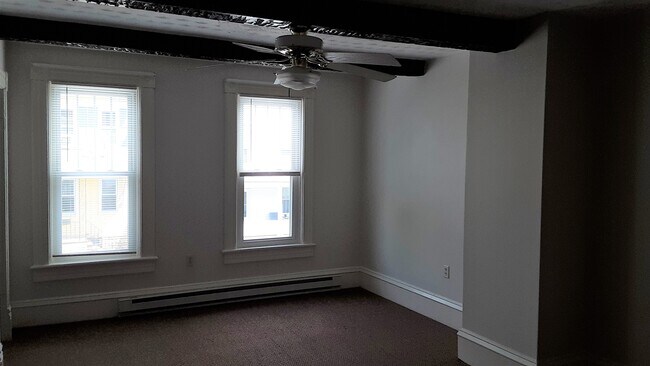 Building Photo - 508 Mulberry St
