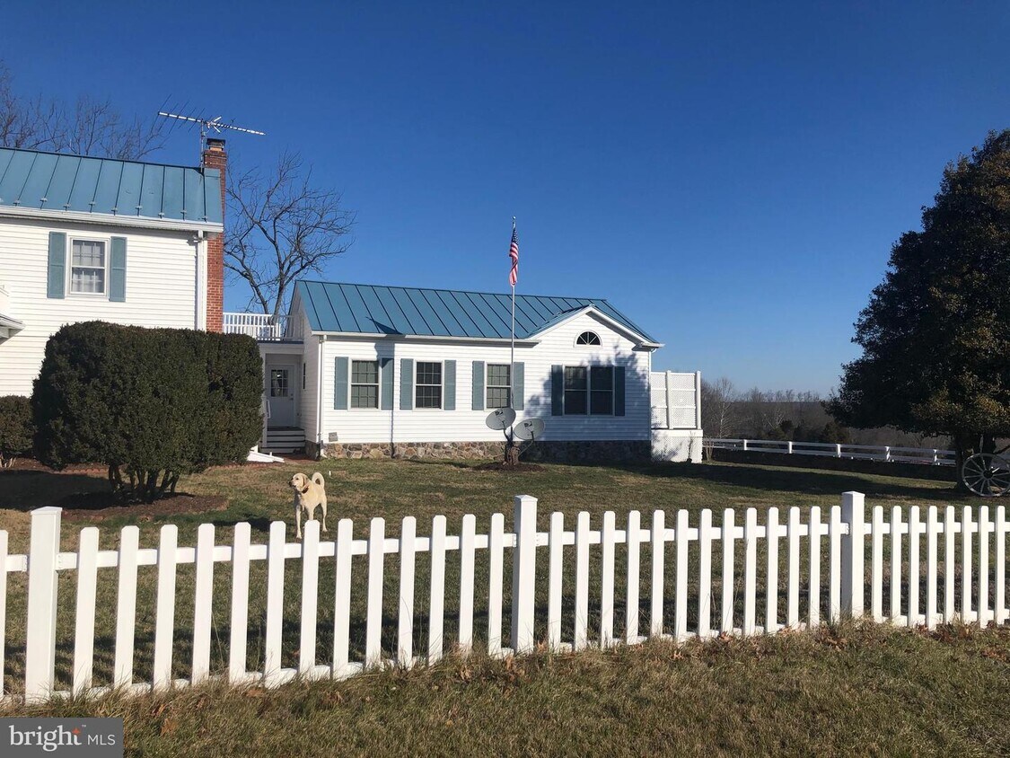 Foto principal - 5590 Old Farm Ln