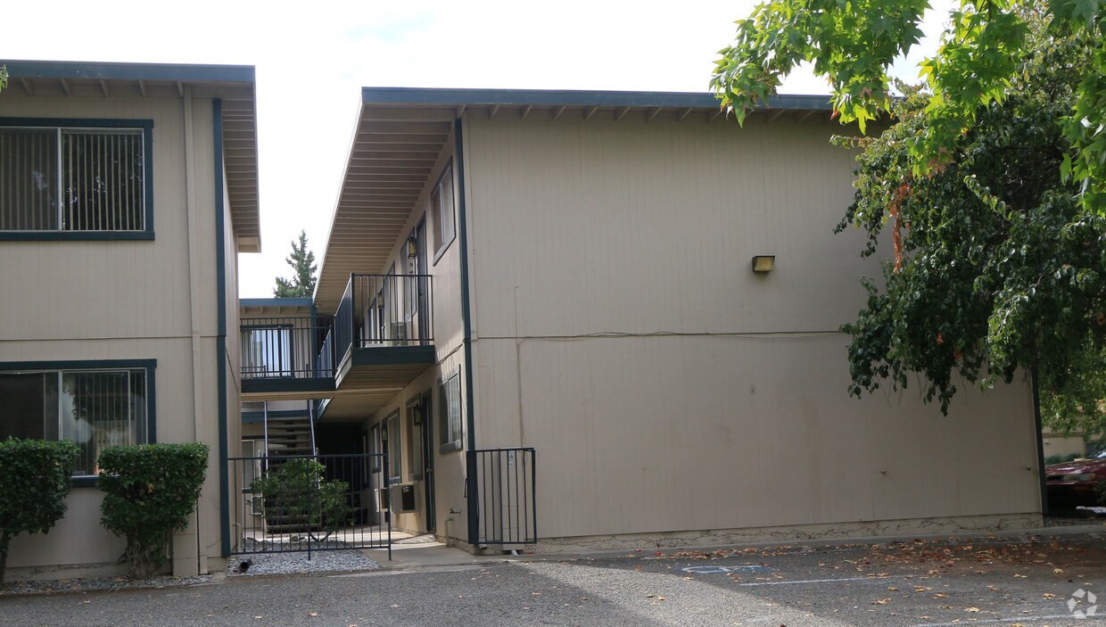 Building Photo - Kenrick Apartments