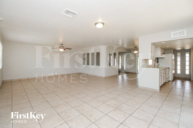 Foto del edificio - 14623 N 32nd Pl