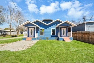 Building Photo - 7919 Brays St