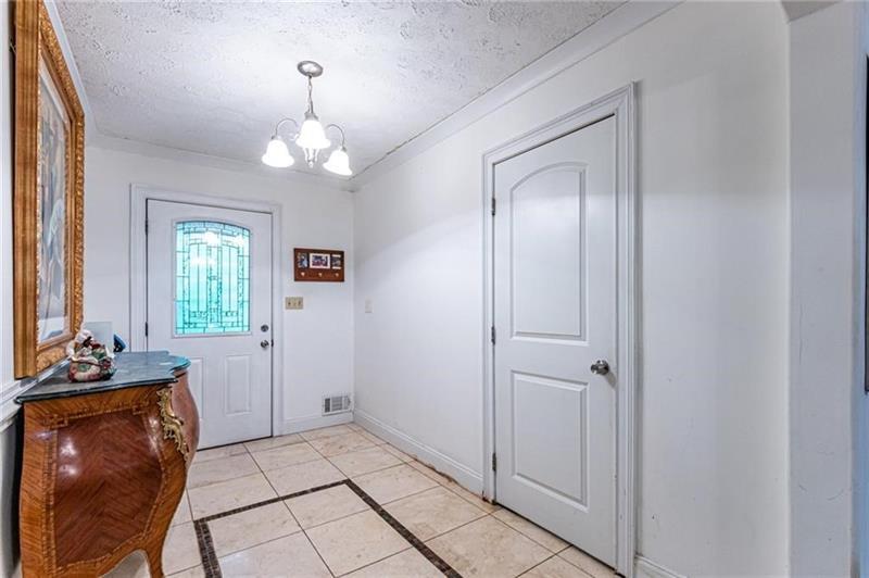 Primary Photo - 3694 Robinson Rd NE