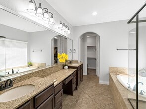 Building Photo - 27703 Lodgemist Ct