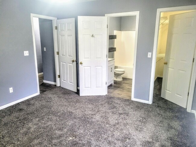 Building Photo - Fenced in home