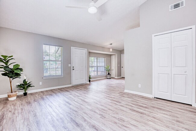 Building Photo - 106 S Quail Crossing