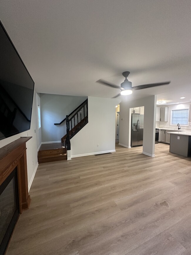 Foto del edificio - 325 W 15th St