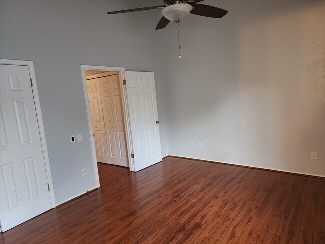 Foto del edificio - 11710 Southlake Dr