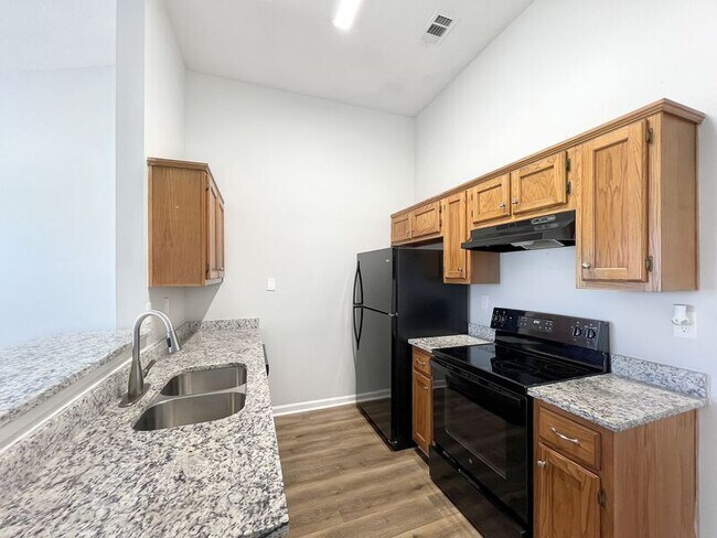 Building Photo - 5649 Kaitlyn Dr W