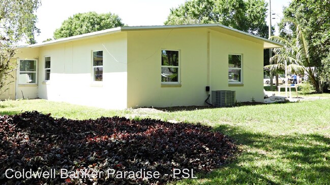 Building Photo - 3 br, 1 bath House - 6302 Margaret Way