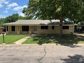 Building Photo - 513 Stewart Ln
