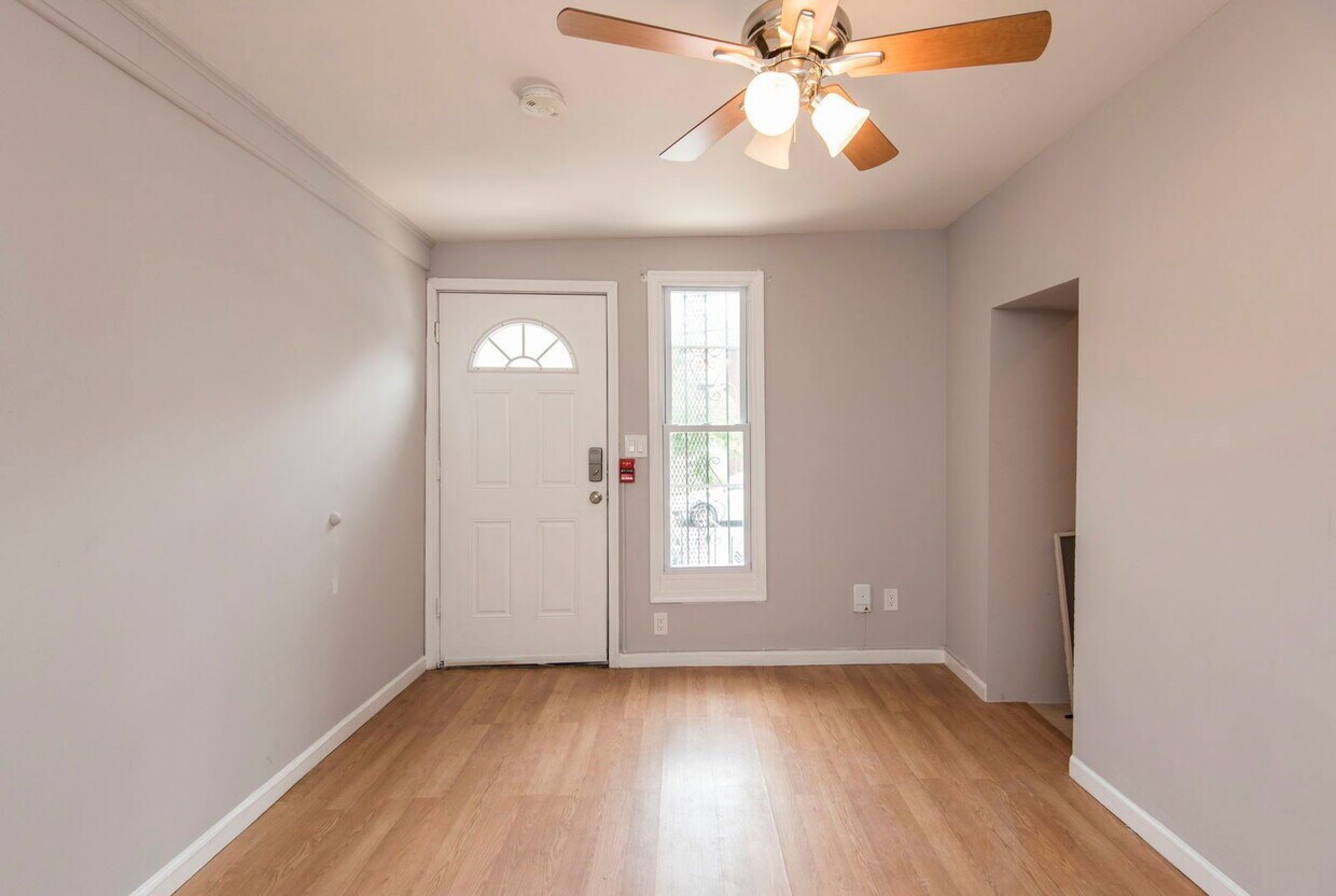 Photo - 2501  Carpenter St