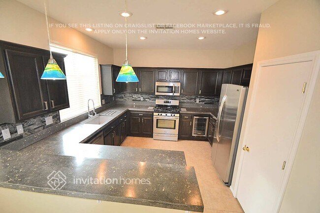 Foto del edificio - 9151 Clear Sky Ave