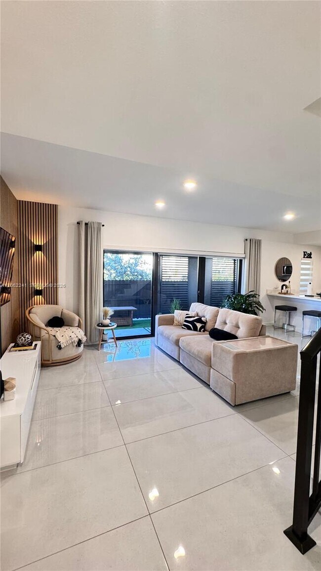 Foto del edificio - 268 NW 13th Ct