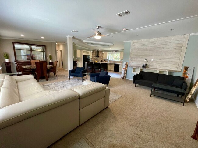 Foto del edificio - 3 Bedroom Home on Large Lot!