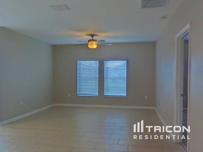 Foto del edificio - 232 Garnet Ave