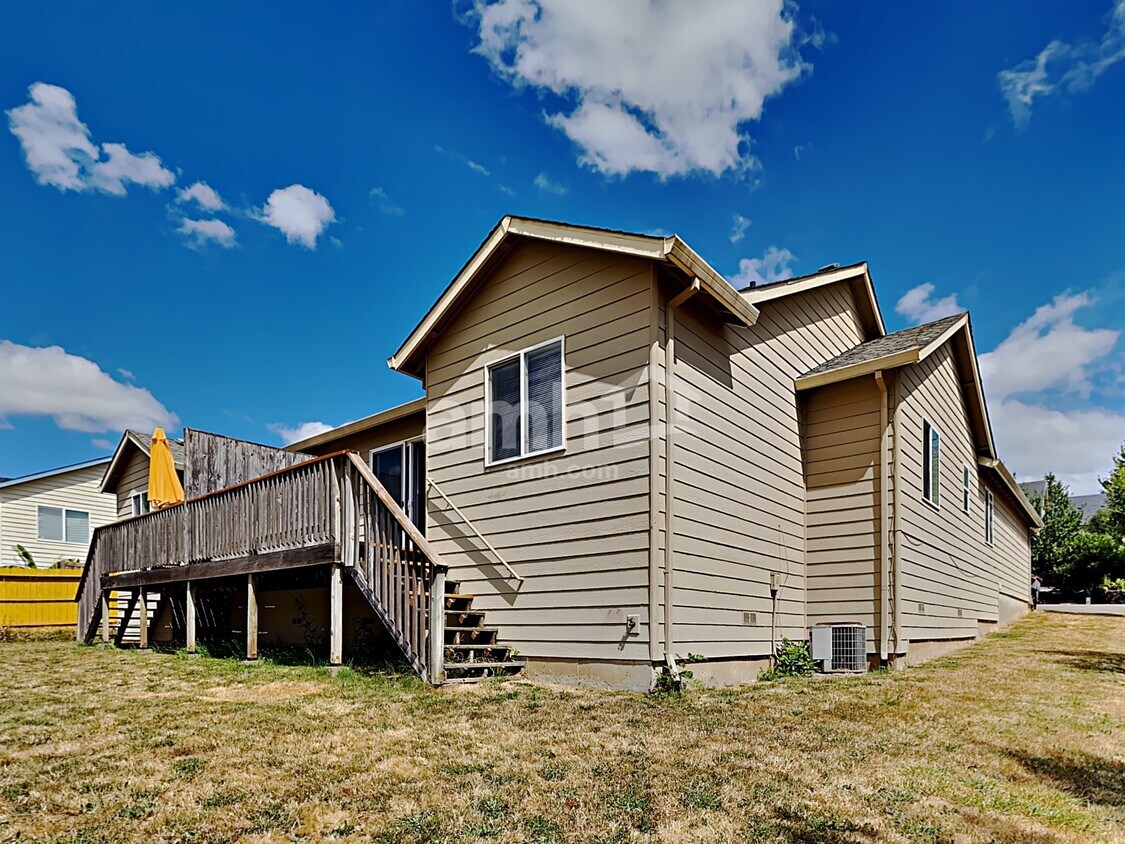 641 NW Meadows Drive House Rental in McMinnville, OR