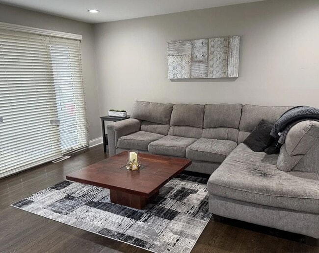 Foto del edificio - 711 N Kenilworth Ave