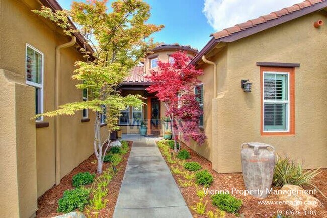 Foto del edificio - 9222 Big Canyon Ct