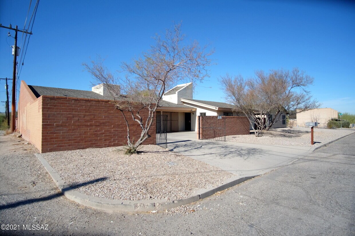 540 E Elm St, Tucson, AZ 85705 House for Rent in Tucson, AZ