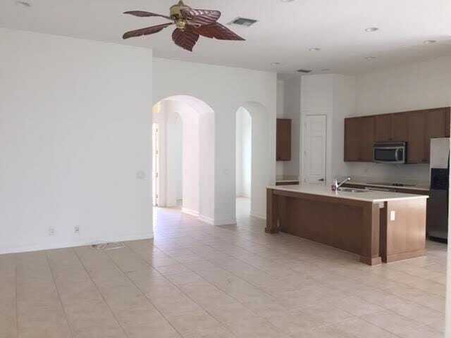 Building Photo - 8215 NW 125th Ln