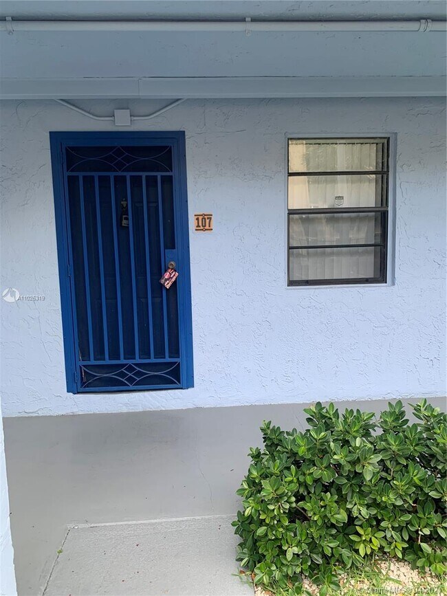 9440 Fontainebleau Blvd Unit 107, Miami, FL 33172 Room for Rent in