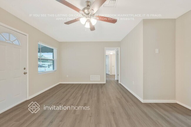 Building Photo - 6000 Balboa Dr
