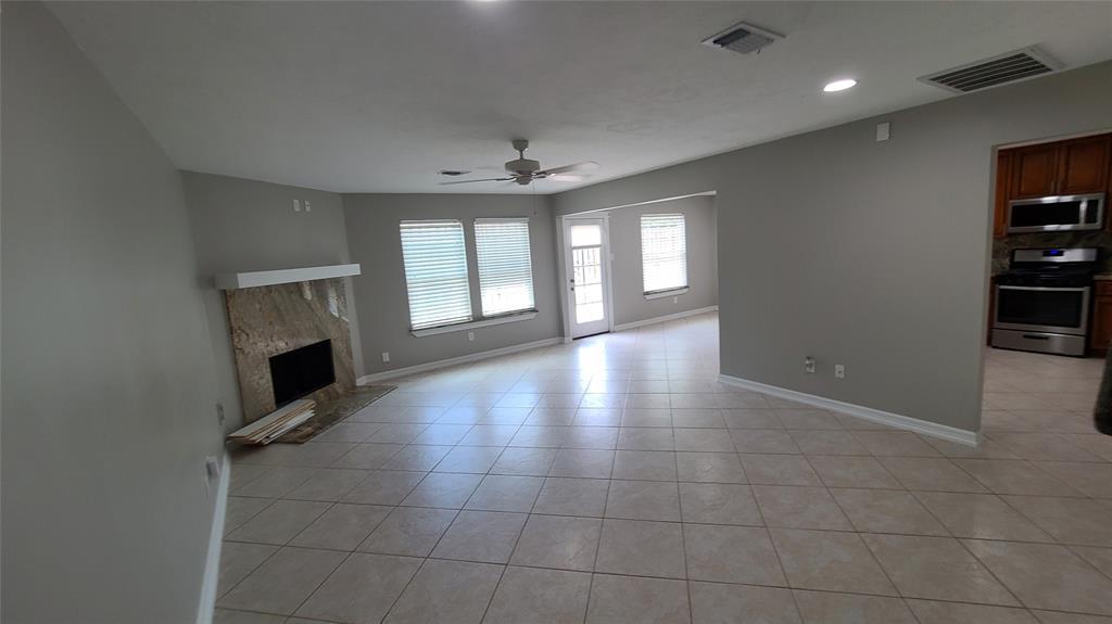 Primary Photo - 814 N Oak Dr