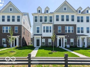 Building Photo - 1740 Blenker Dr