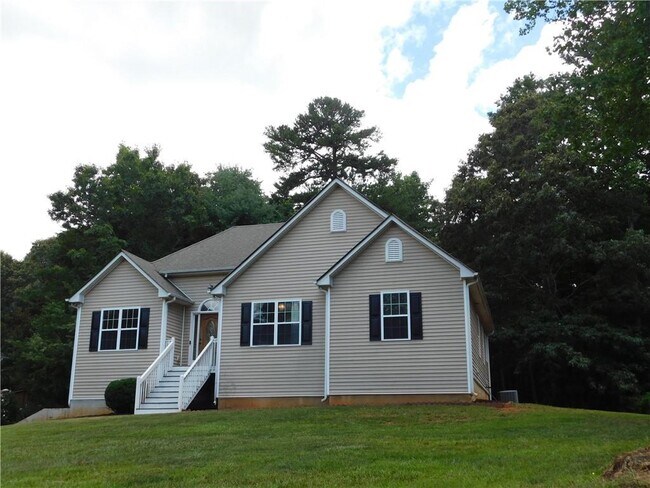 Building Photo - 576 Greenwood Park Way